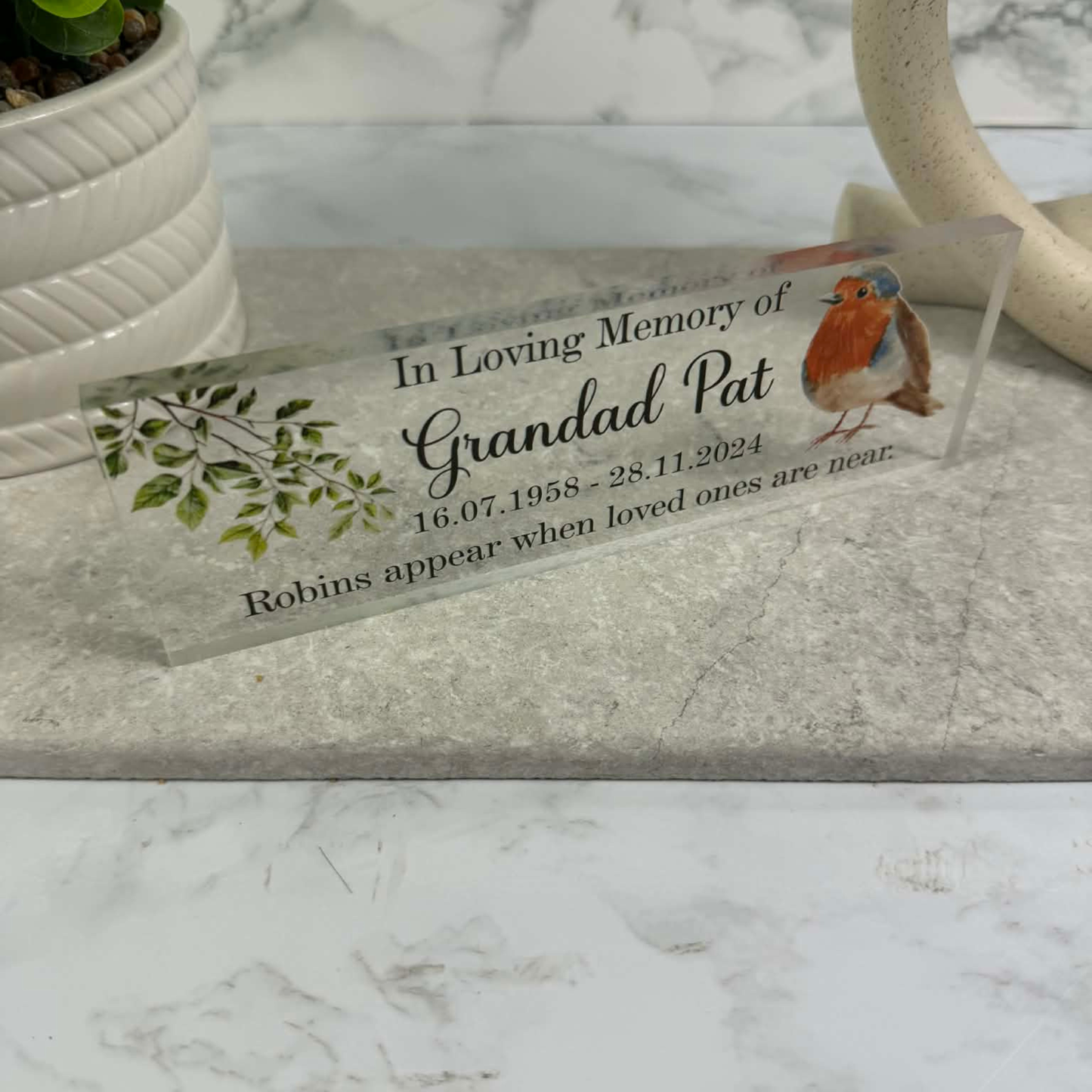 Robins appear when loved ones are near memorial freestanding