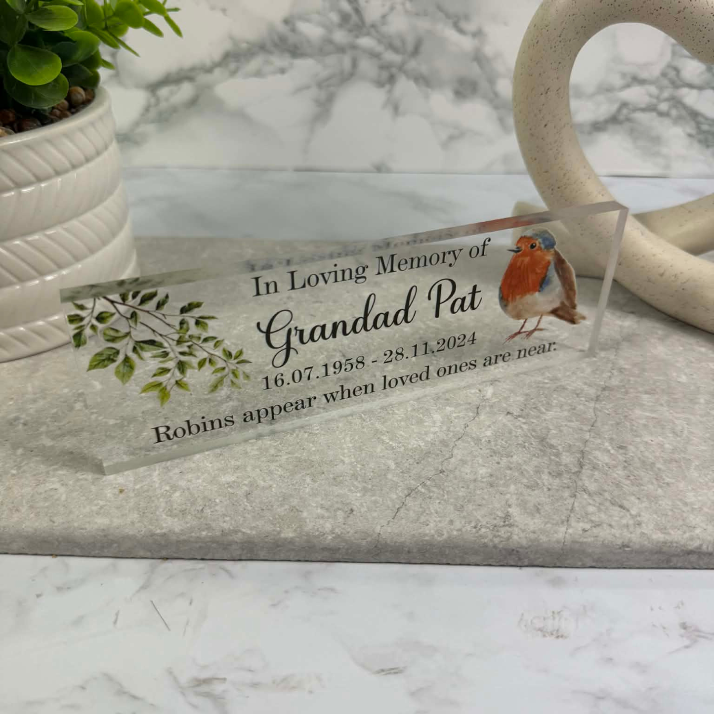 Robins appear when loved ones are near memorial freestanding