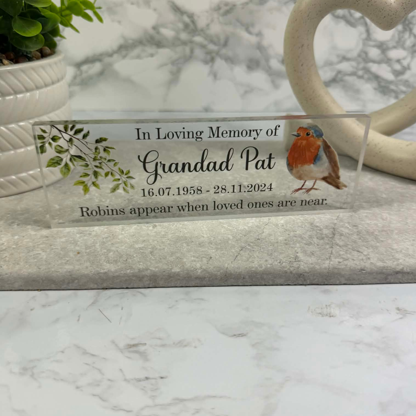 Robins appear when loved ones are near memorial freestanding